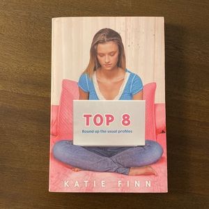 Top 8: Round up the usual profiles by Katie Finn (paperback)